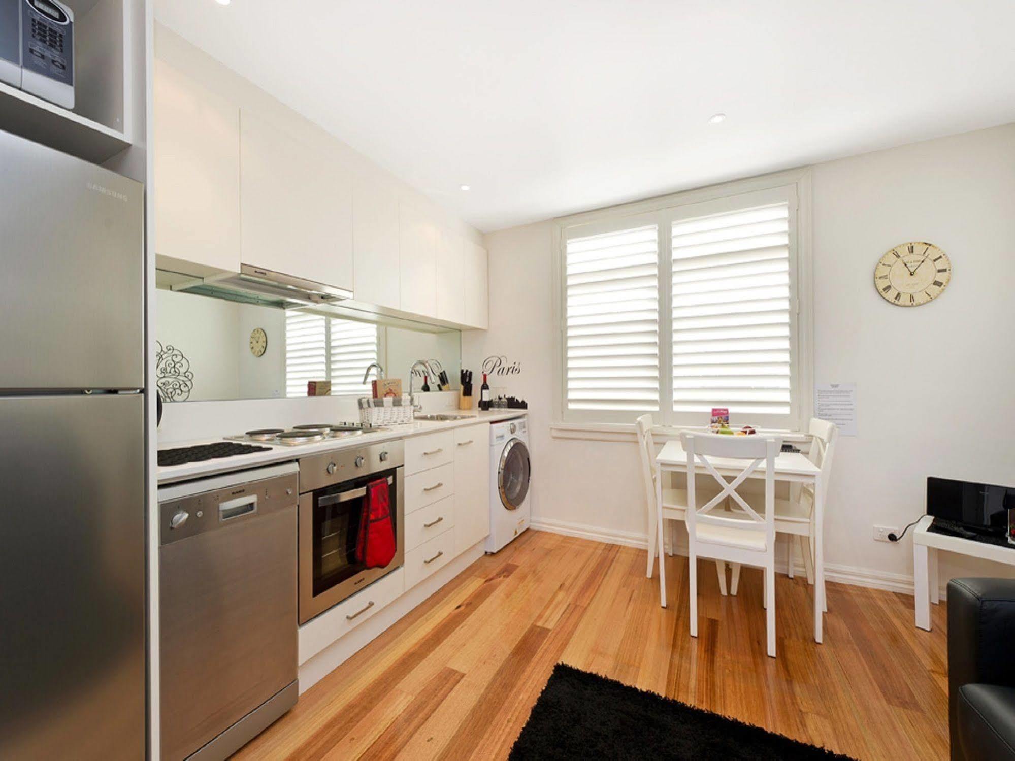 Position Perfect Carlton Leilighet Melbourne Eksteriør bilde